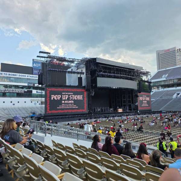 Bobby Dodd Stadium, section: CL2, row: 13, seat: 14