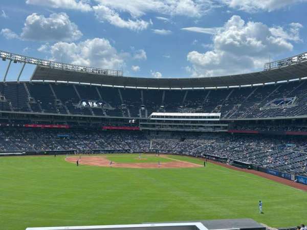 Kauffman Stadium, section: 107, row: L, seat: 4