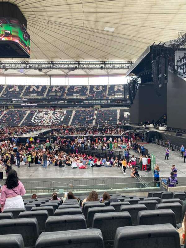 Deutsche Bank Park, section: 4B, row: 12, seat: 5