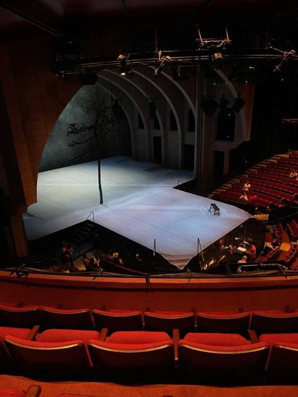 Vivian Beaumont Theater, section: Loge L, row: D, seat: 106