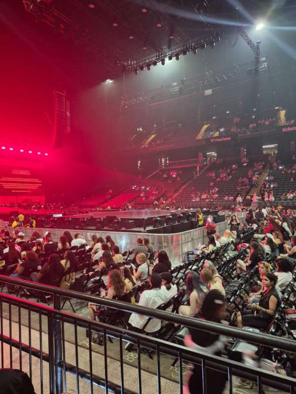 CFG Bank Arena, section: 121, row: B, seat: 9