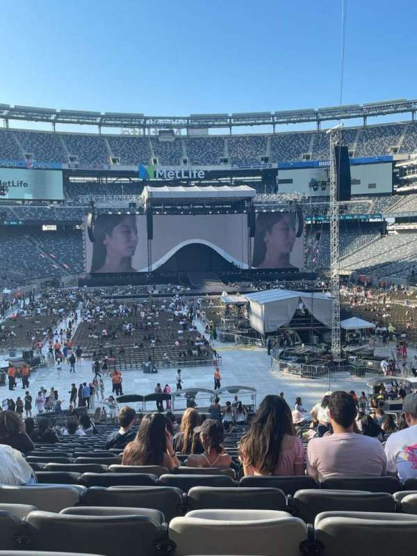 MetLife Stadium, section: 128, row: 36, seat: 15