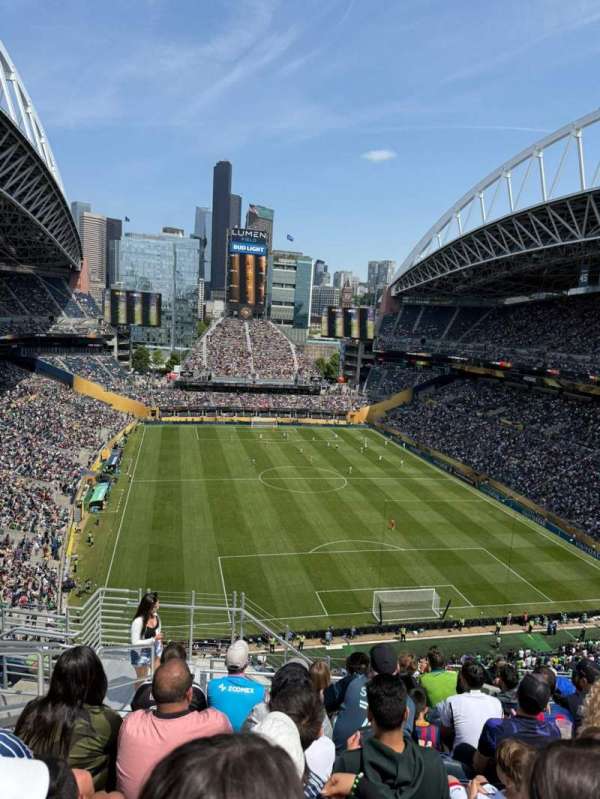 Lumen Field, section: 324, row: N, seat: 19
