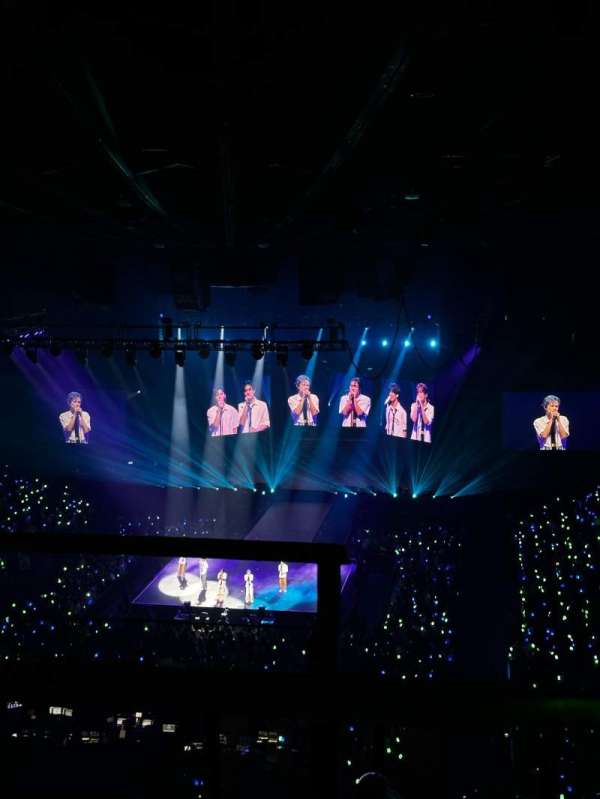 Oakland Arena, section: 207, row: 10, seat: 18