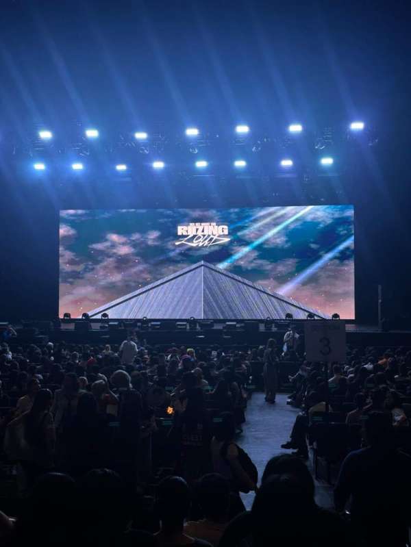 Bill Graham Civic Auditorium, section: Floor 8, row: G, seat: 1-2