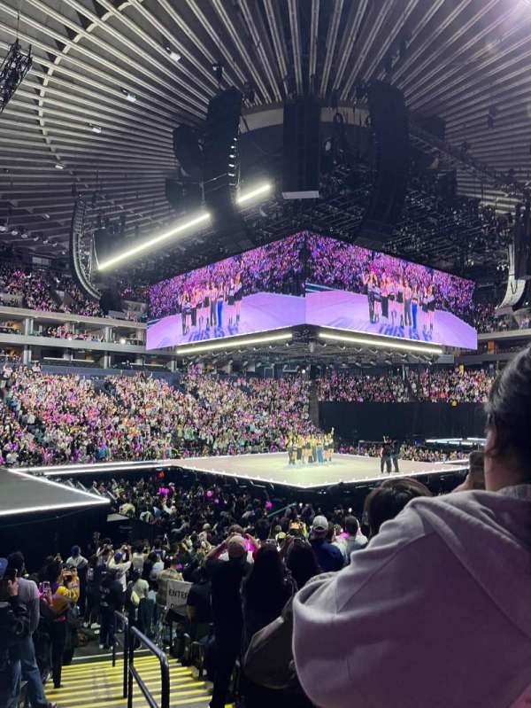 Oakland Arena, section: 104, row: 11, seat: 1