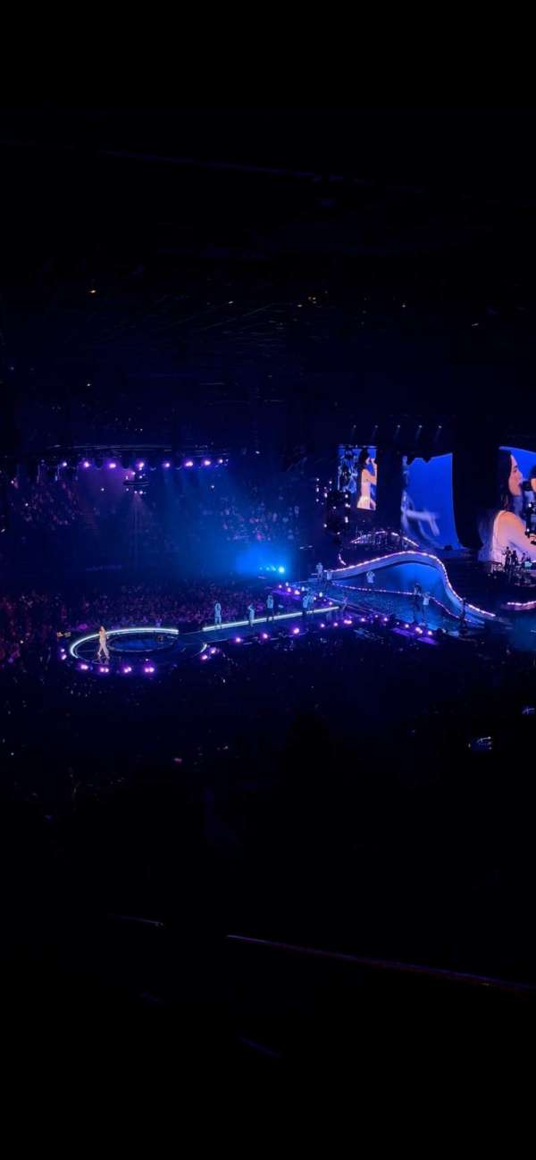 Kia Forum, section: 207, row: 11, seat: 14