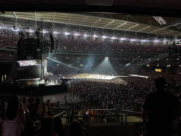 Wembley Stadium, section: 127, row: 42, seat: 131
