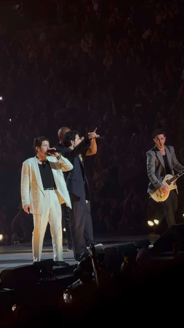 Moda Center, section: 122, row: F, seat: 5