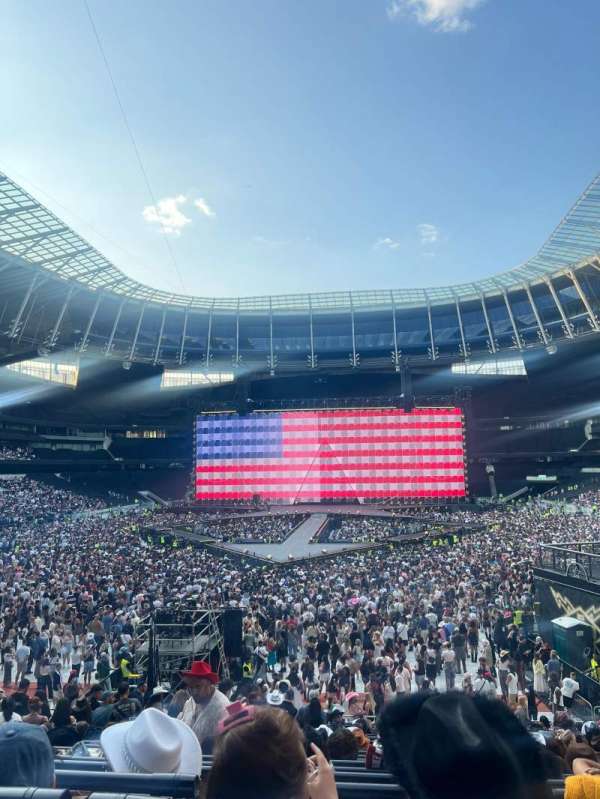 Tottenham Hotspur Stadium, section: 254, row: 23, seat: 200
