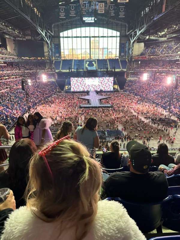 Photo by atecci at Lucas Oil Stadium