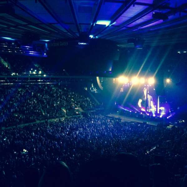 Madison Square Garden, section: 208, row: 5, seat: 6