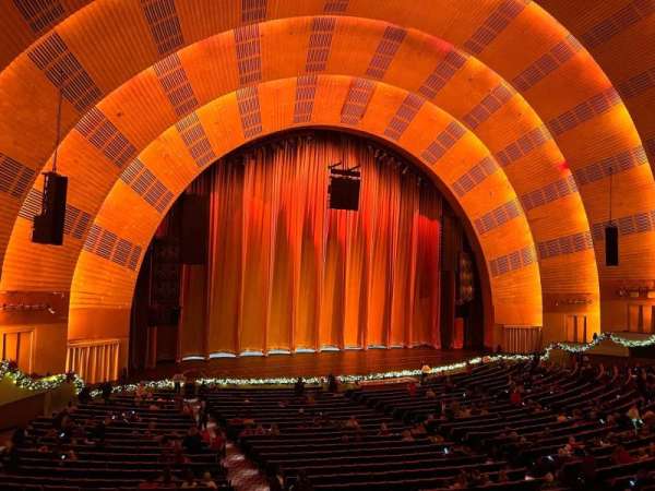 Radio City Music Hall, section: 1st Mezzanine 6, row: A, seat: 611