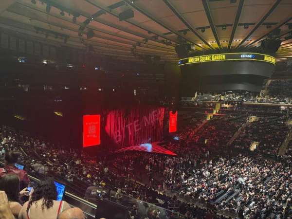 Madison Square Garden, section: 225, row: 3, seat: 21