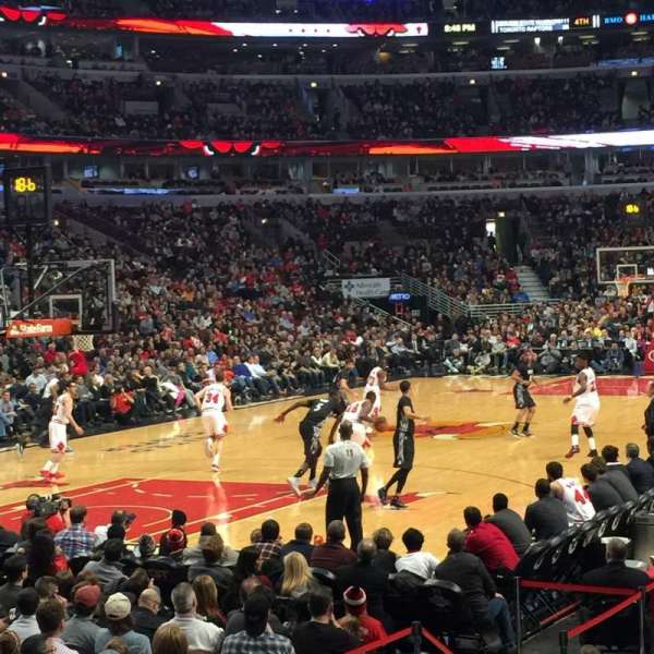 United Center, section: 104, row: 8, seat: 5