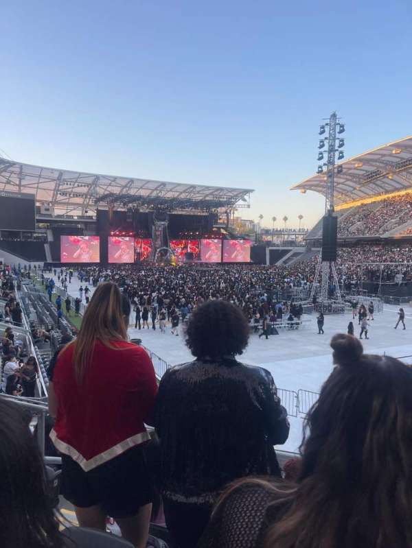 BMO Stadium, section: 125, row: M, seat: 9