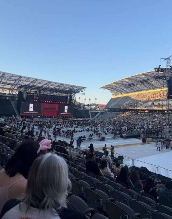 BMO Stadium, section: 127, row: M, seat: 8
