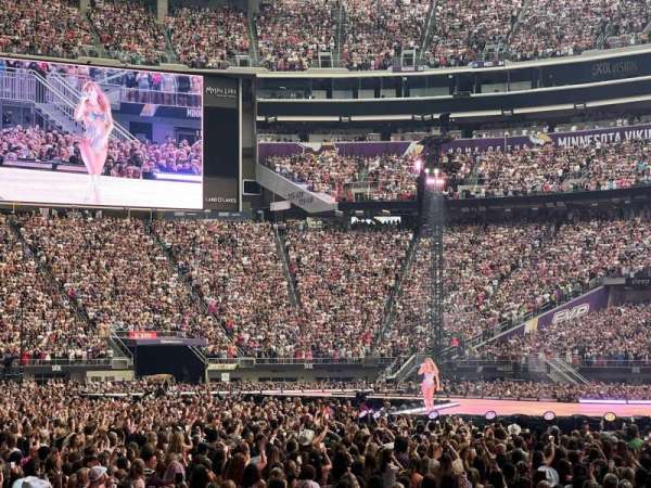 U.S. Bank Stadium, section: 105, row: 1, seat: 17