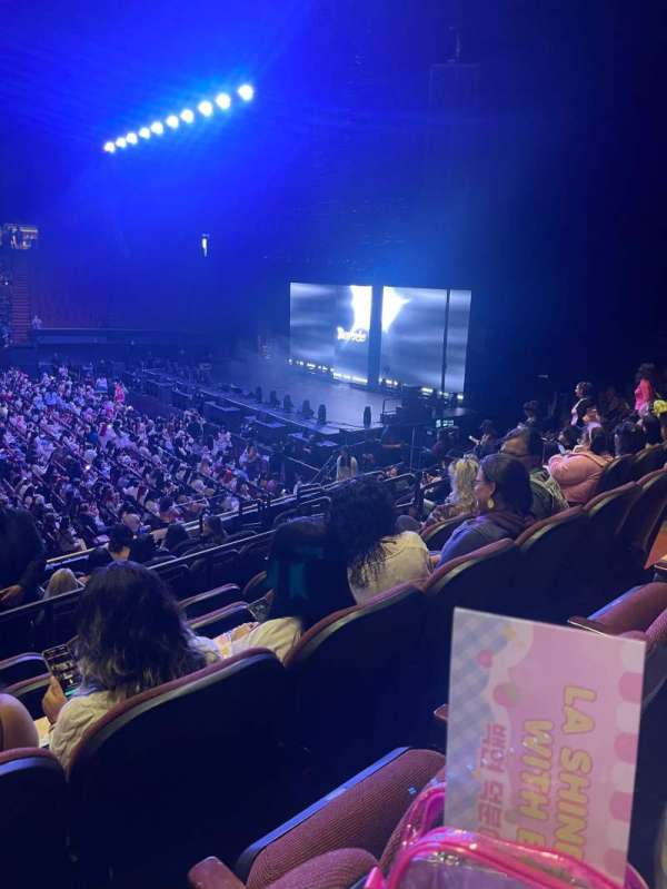 Kia Forum, section: 111, row: 10, seat: 5