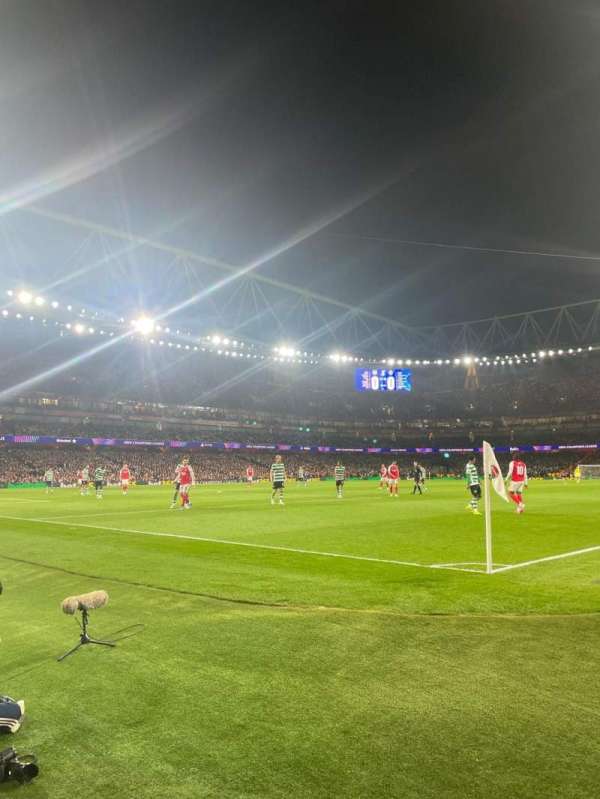 Emirates Stadium, section: 5, row: 1, seat: 152