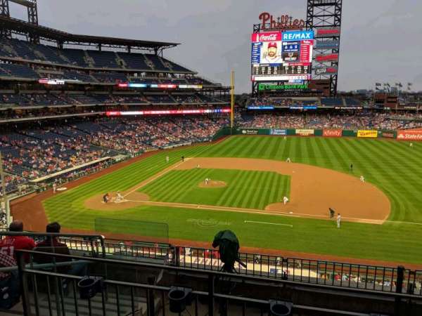 Citizens Bank Park, section: 215, row: 6, seat: 9