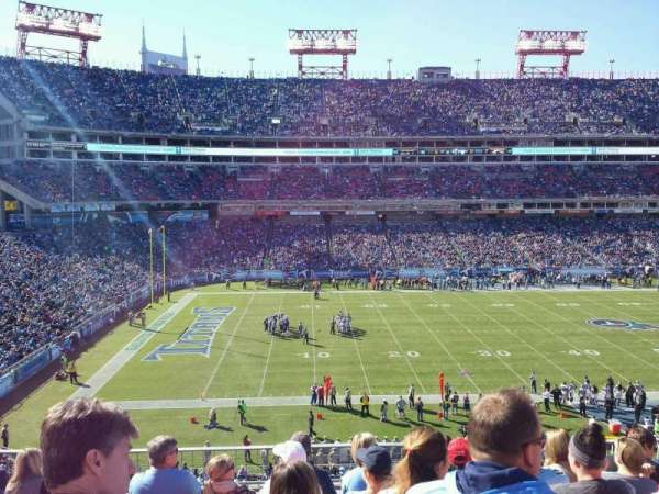 Nissan Stadium, section: 215, row: g, seat: 7