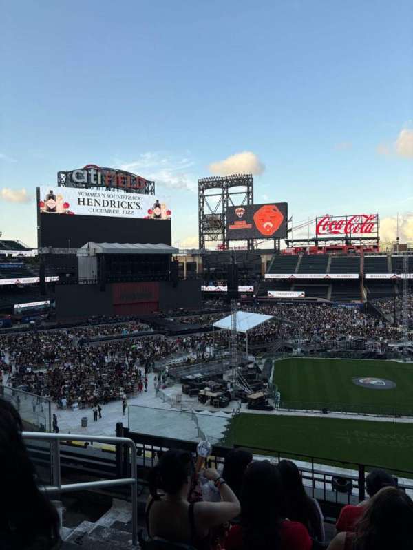 Citi Field, section: 326, row: 5, seat: 19