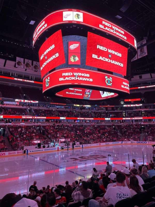 United Center, section: 113, row: 14, seat: 13