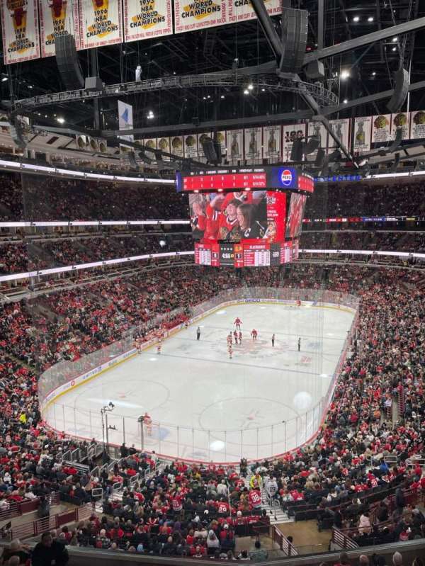 United Center, section: 324, row: 1, seat: 10
