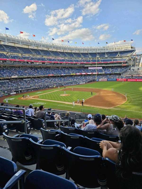 Yankee Stadium, section: 214a, row: 10, seat: 11