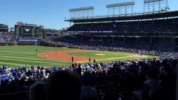 Wrigley Field, section: 207, row: 7, seat: 17