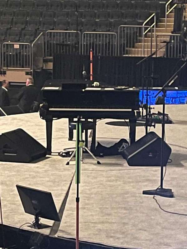 Madison Square Garden, section: 110, row: 6