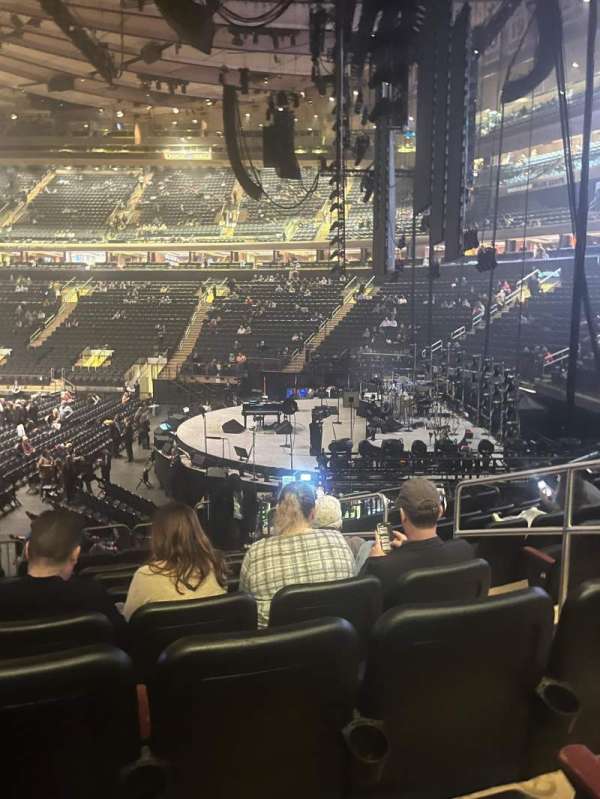 Madison Square Garden, section: 109, row: 13