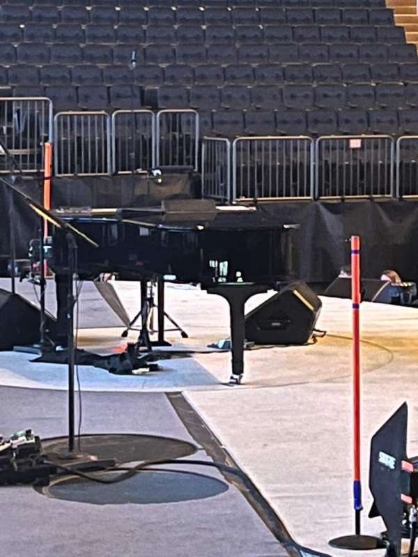 Madison Square Garden, section: 114, row: 6