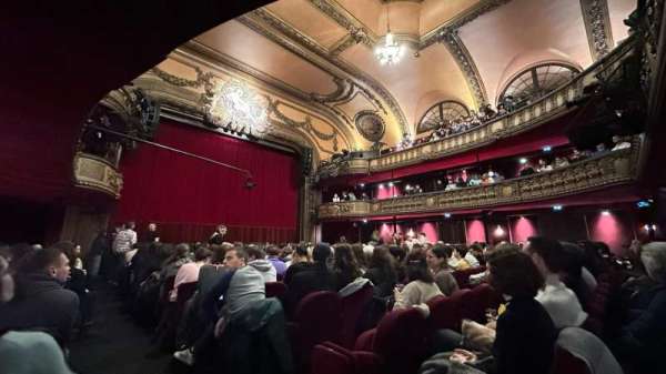 Le Trianon, section: Orchestre, row: O, seat: 17