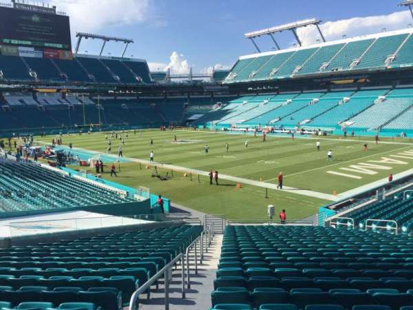 Hard Rock Stadium, section: 138, row: 25, seat: 28