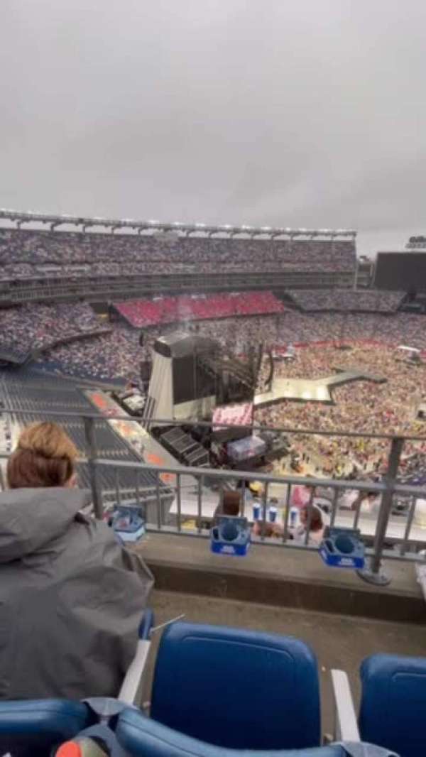 Gillette Stadium, section: 318, row: 9, seat: 5-8