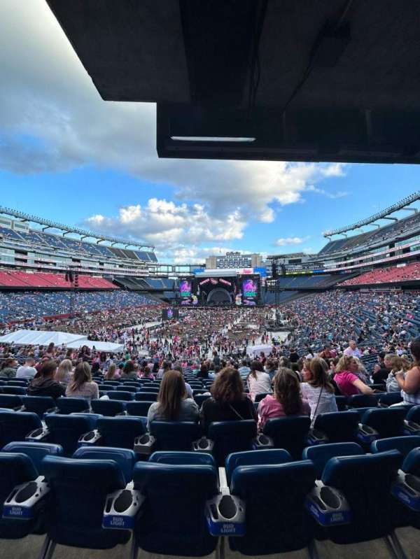 Gillette Stadium, section: 140, row: 35, seat: 8-9