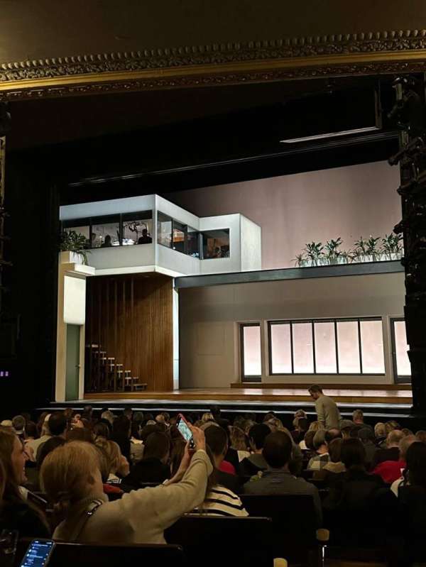 Hudson Theatre, section: Orchestra R, row: Q, seat: 2