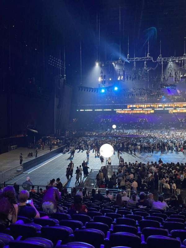 Paris La Défense Arena, section: 103, row: 21, seat: 1