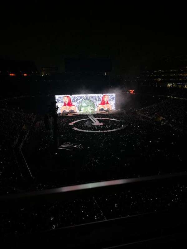 Levi's Stadium, section: 305, row: 1, seat: 2