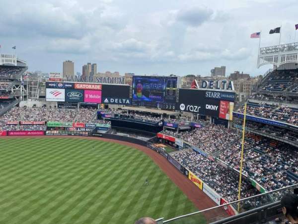 Yankee Stadium, section: 413, row: 3, seat: 7