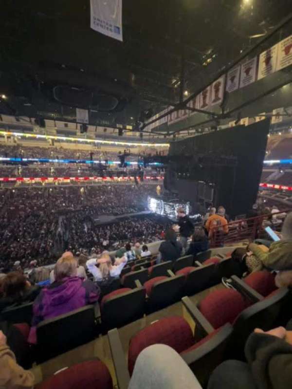 United Center, section: 201, row: 8, seat: 7