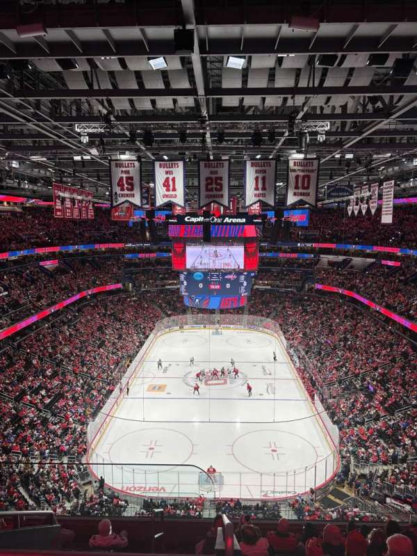 Capital One Arena, section: 426, row: J, seat: 1