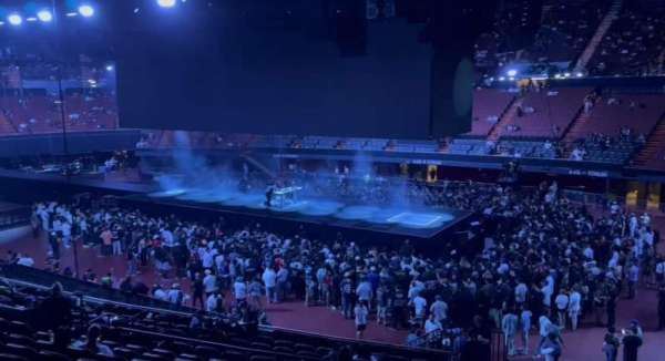 Kia Forum, section: 131, row: 15, seat: 1