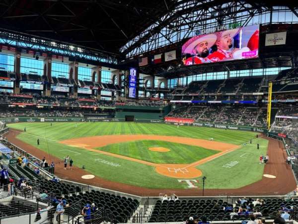 Globe Life Field, section: 113, row: 1, seat: 4
