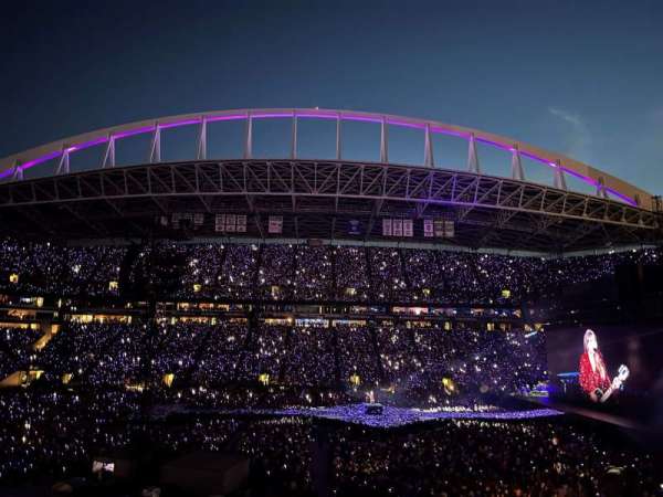 Lumen Field, section: 209, row: G, seat: 10