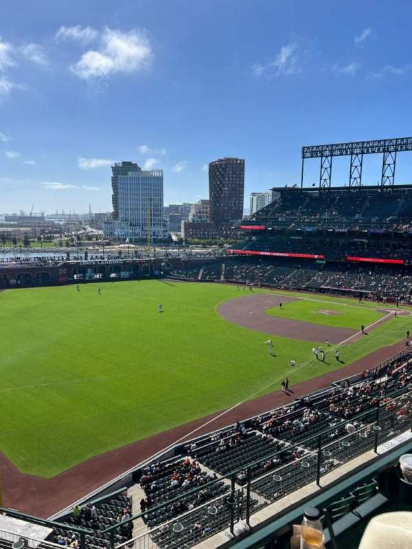 Oracle Park, section: 132, row: D, seat: 8