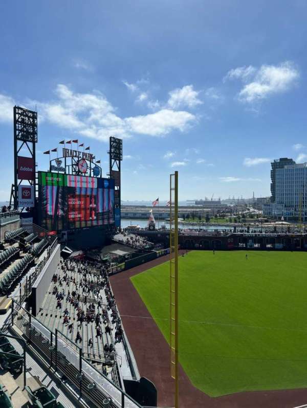 Oracle Park, section: 132, row: D, seat: 7