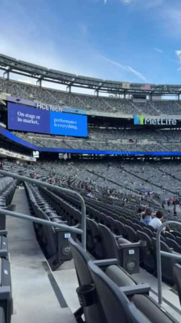 MetLife Stadium, section: 112, row: 24, seat: 12